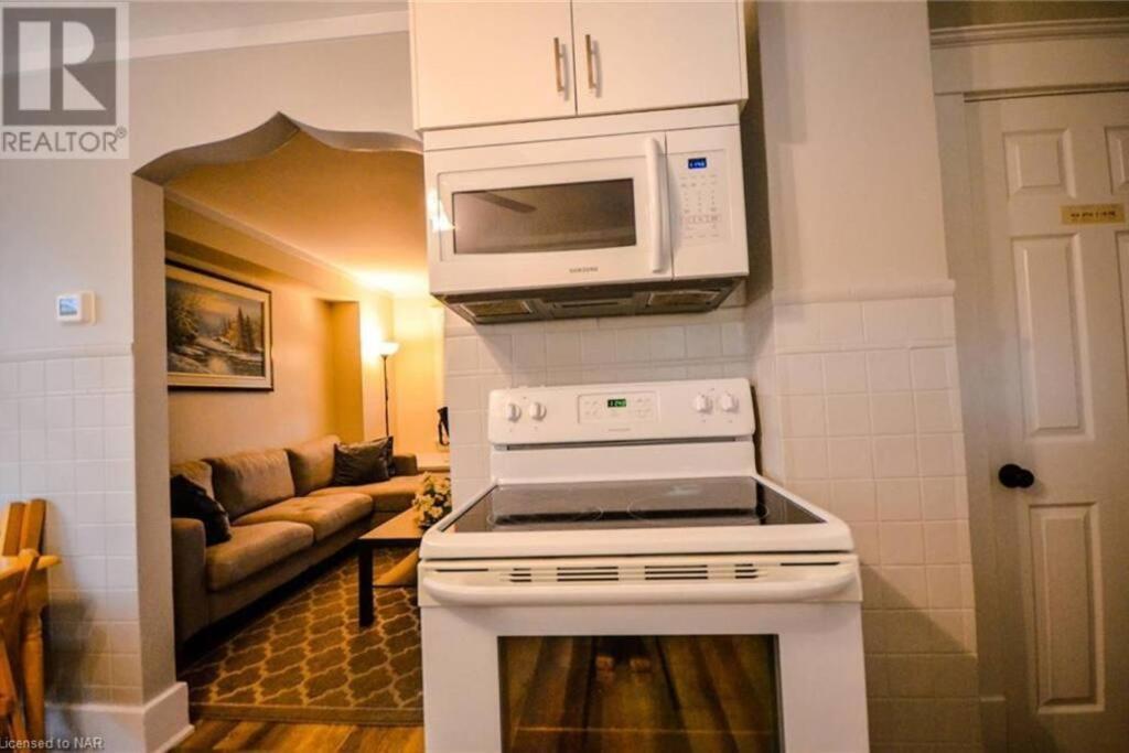 מפלי הניאגרה Cozy 3 Bedroom Downtown Cottage With Complimentary Breakfast Delivered Daily To The Rental מראה חיצוני תמונה