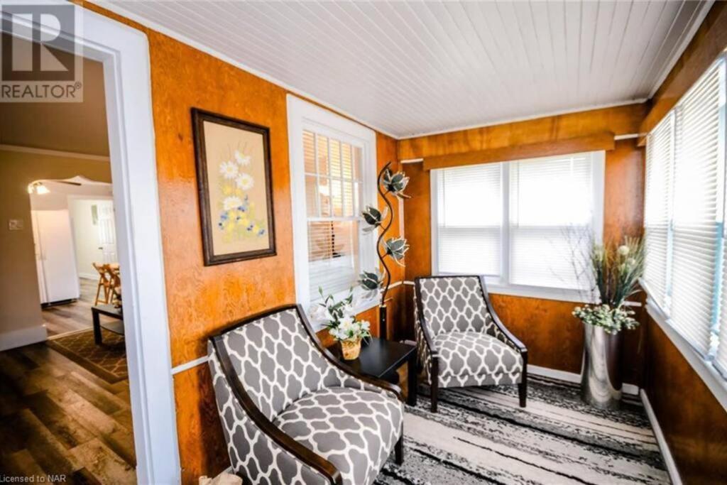 מפלי הניאגרה Cozy 3 Bedroom Downtown Cottage With Complimentary Breakfast Delivered Daily To The Rental מראה חיצוני תמונה