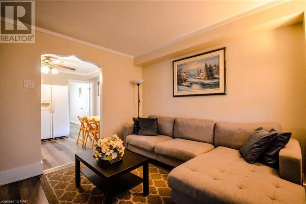 מפלי הניאגרה Cozy 3 Bedroom Downtown Cottage With Complimentary Breakfast Delivered Daily To The Rental מראה חיצוני תמונה